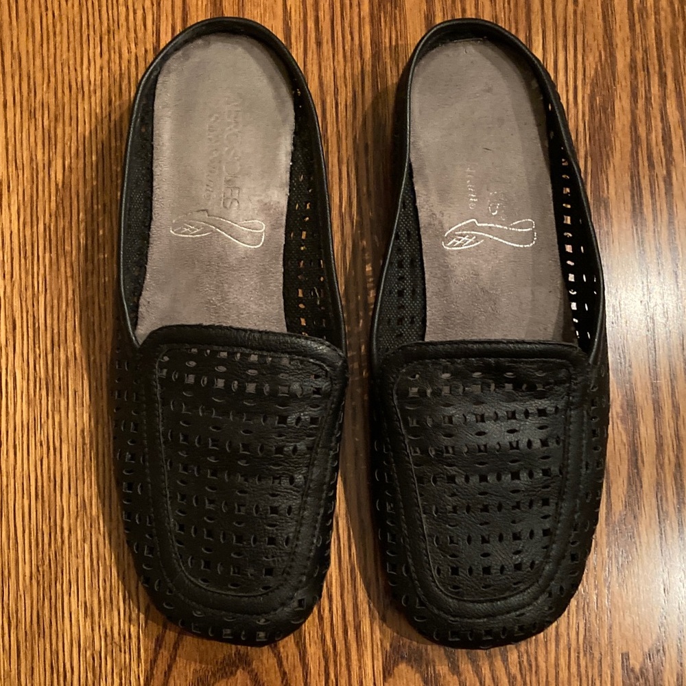 Aerosoles Black Woven Slip-On backless Loafers